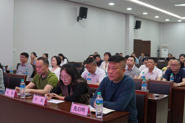 “三比三爭”踐行動|我院舉辦“提升醫(yī)療服務(wù)品質(zhì)，共創(chuàng)醫(yī)院新輝煌—勇?lián)姑?，我想這樣干”主題演講比賽